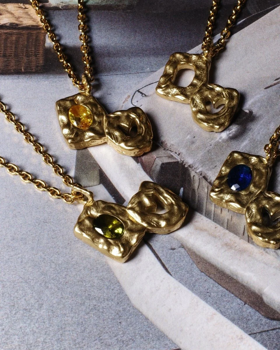 HEARTLESS PENDANT [GOLD] - GREEN PERIDOT - Image 3