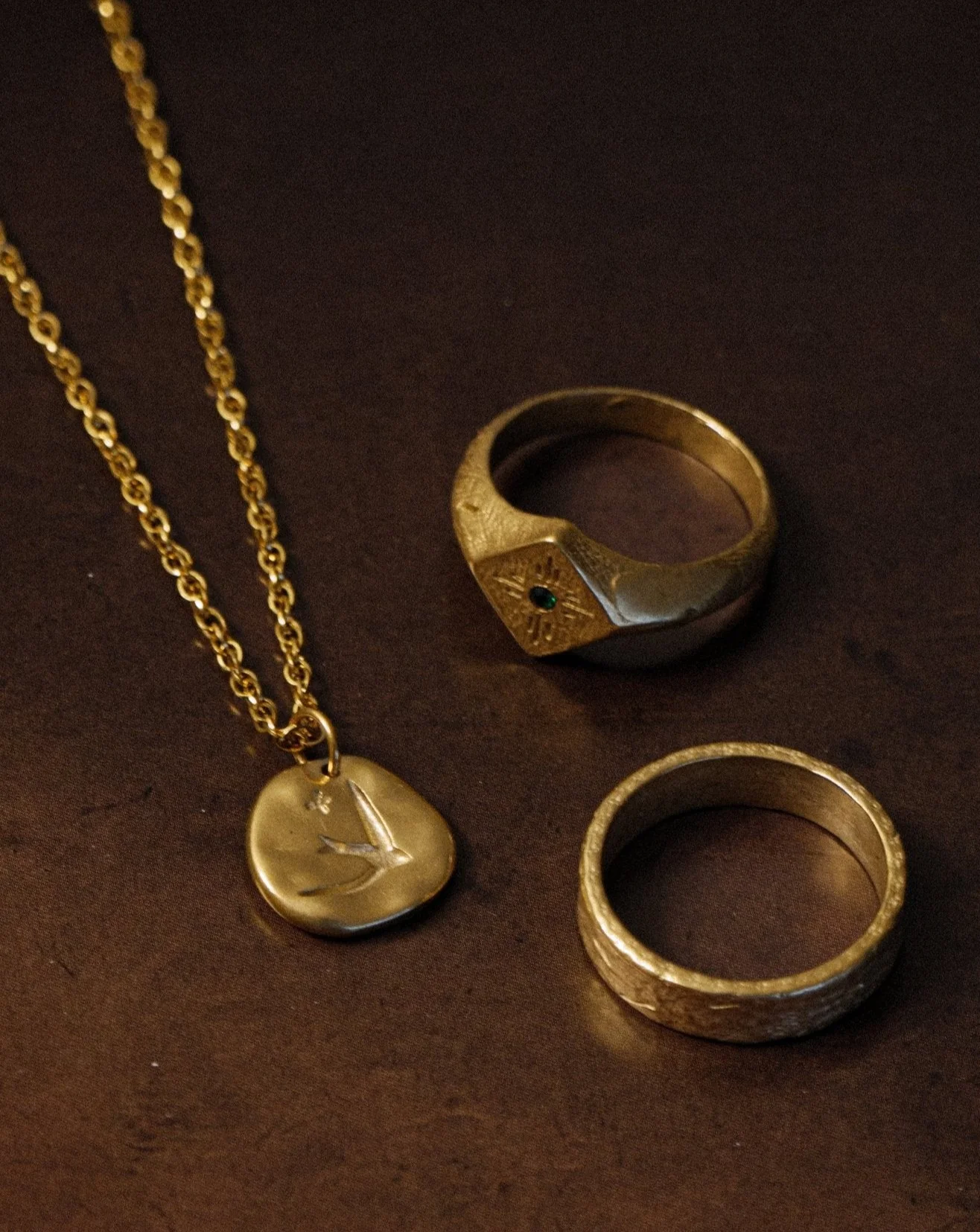 Soaring Spirit Necklace [Gold] - Image 5