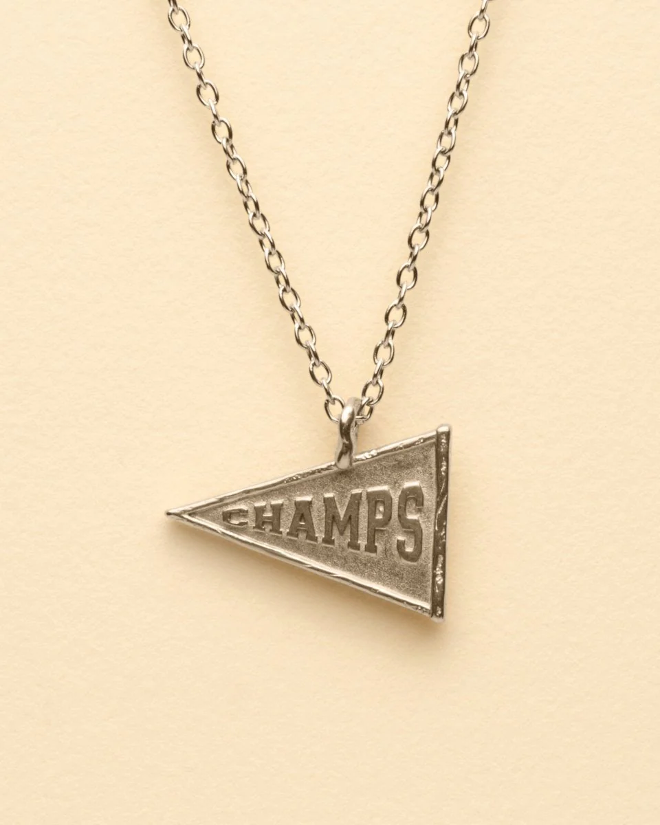 VARSITY FLAG PENDANT - Image 3